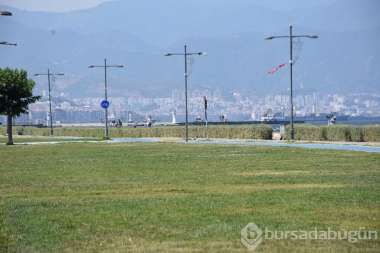 Kordon bile boş kaldı... İzmir kavruldu