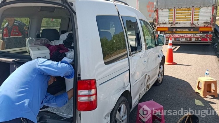 Seyir halinde lastiği patladı: 9 yaralı

