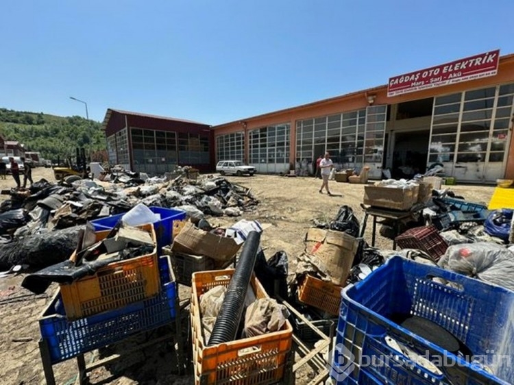 Selde zarar gören 45 bin ayakkabıdan 22 bini kurtarıldı