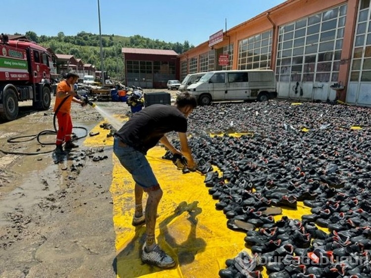Selde zarar gören 45 bin ayakkabıdan 22 bini kurtarıldı