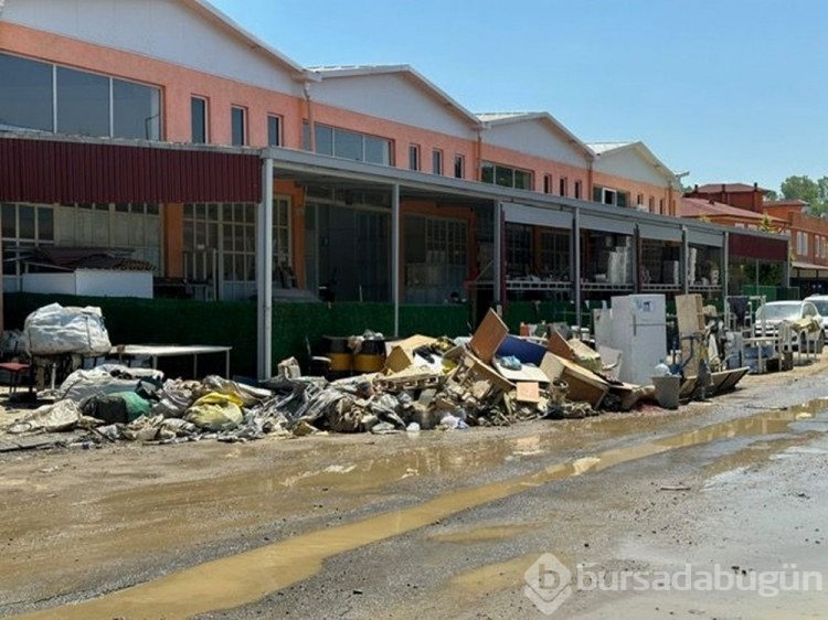 Selde zarar gören 45 bin ayakkabıdan 22 bini kurtarıldı
