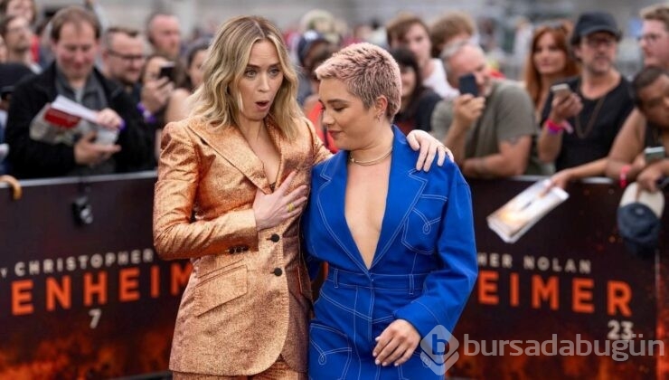 Florence Pugh, Emily Blunt'ı 'Oppenheimer' kırmızı halısında dekolte kazasından son anda kurtardı