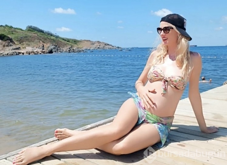  Wilma Elles karnı burnunda bikinili pozlarıyla olay oldu