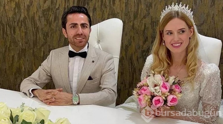  Wilma Elles karnı burnunda bikinili pozlarıyla olay oldu