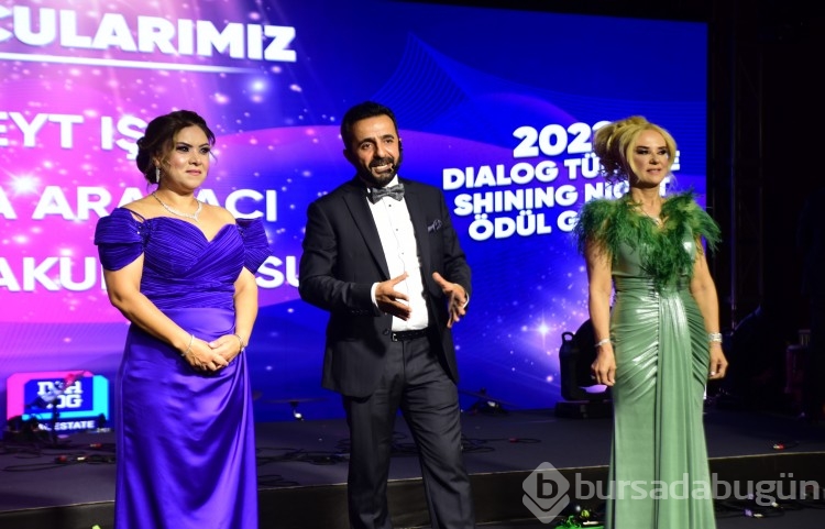 Dialog Türkiye başarısını Demet Akalın & Grup Kuruntu ile kutladı