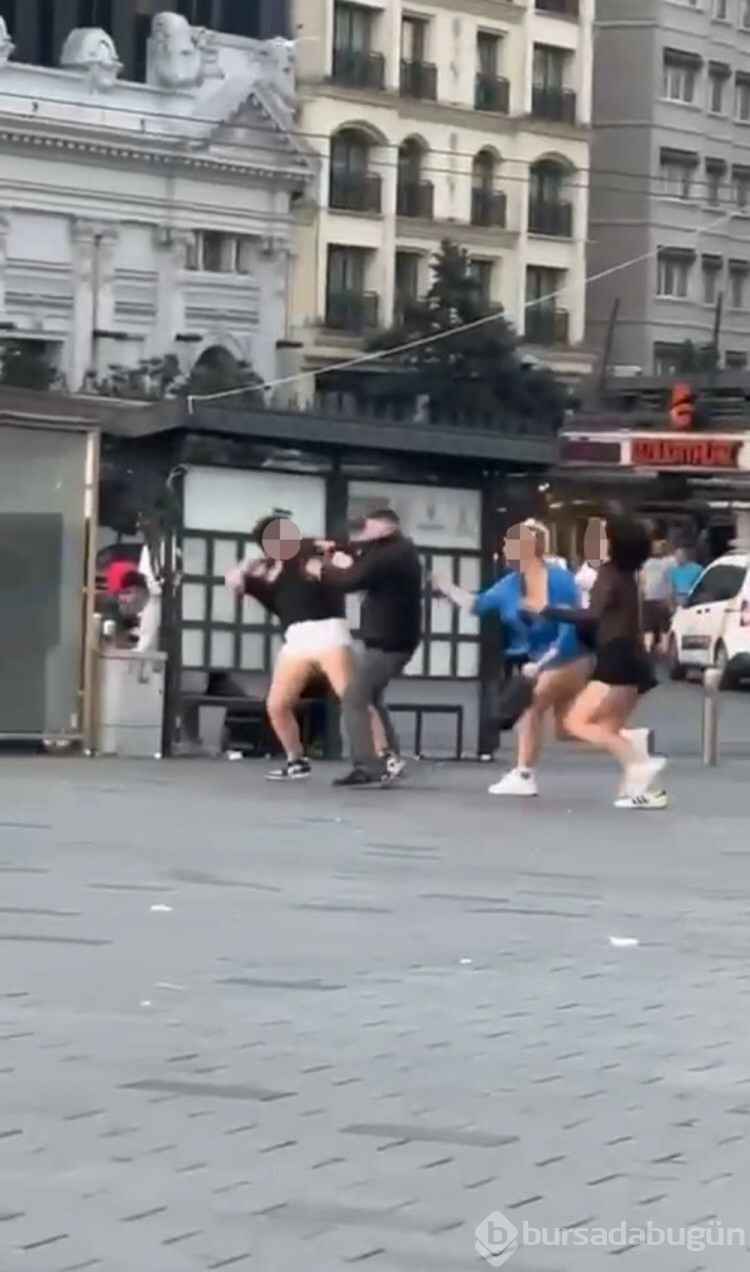 Taksim'de 3 kişi 1 kişiyi dövdü