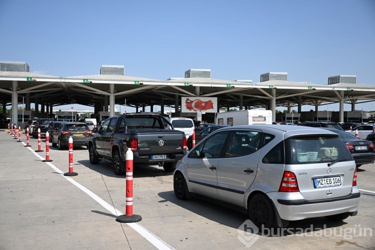 Gurbetçi akını: 295 bin 979 araç geldi