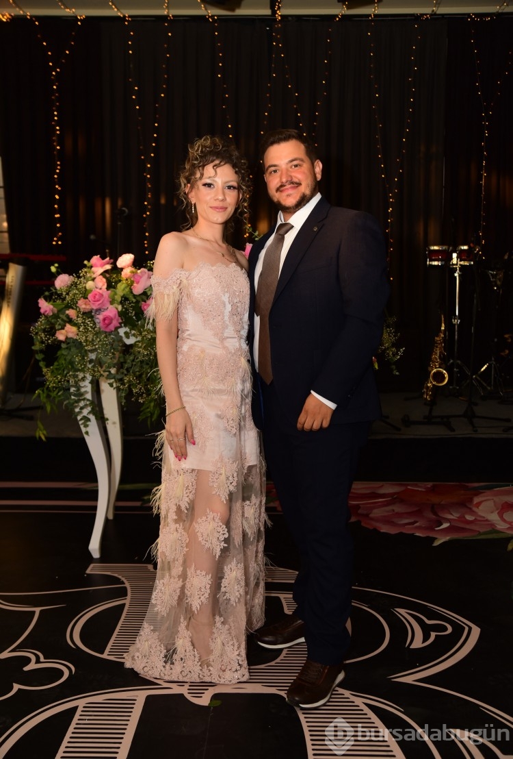 Burcu Uzçelik ile Batuhan Özcan yaşamlarını birleştirdiler