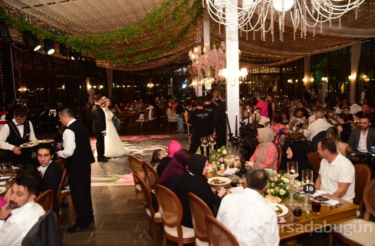 Burcu Uzçelik ile Batuhan Özcan yaşamlarını birleştirdiler