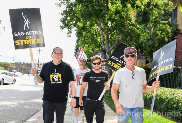 Sean Penn greve destek eylemine katıldı