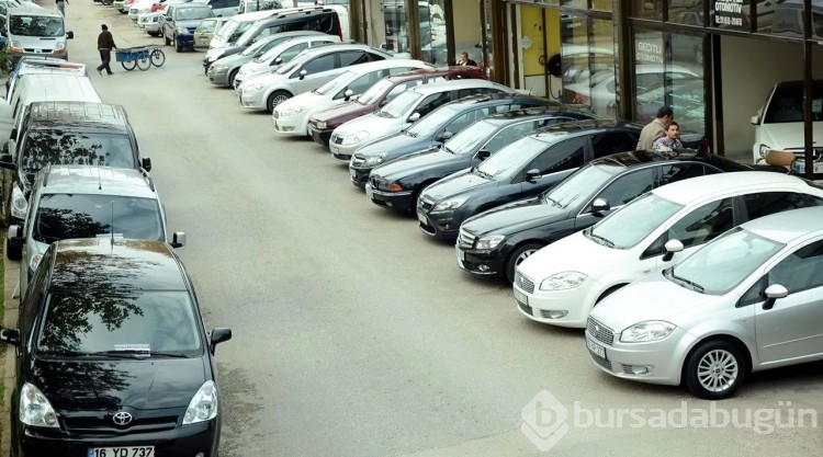 İkinci el otomobil fiyatları düşüşe geçti