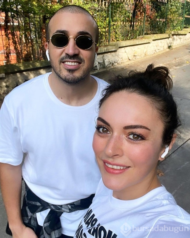 Ezgi Mola bikinili pozlarını paylaştı