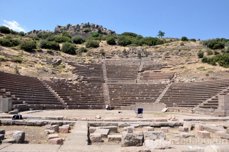 Assos Antik Kenti'nde 2 bin 300 yıllık ağırlık bulundu