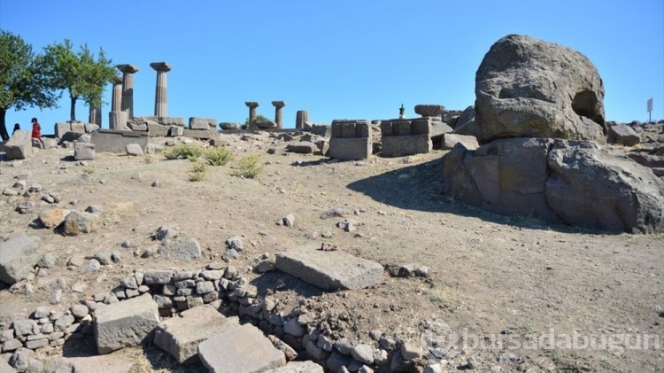 Assos Antik Kenti'nde 2 bin 300 yıllık ağırlık bulundu