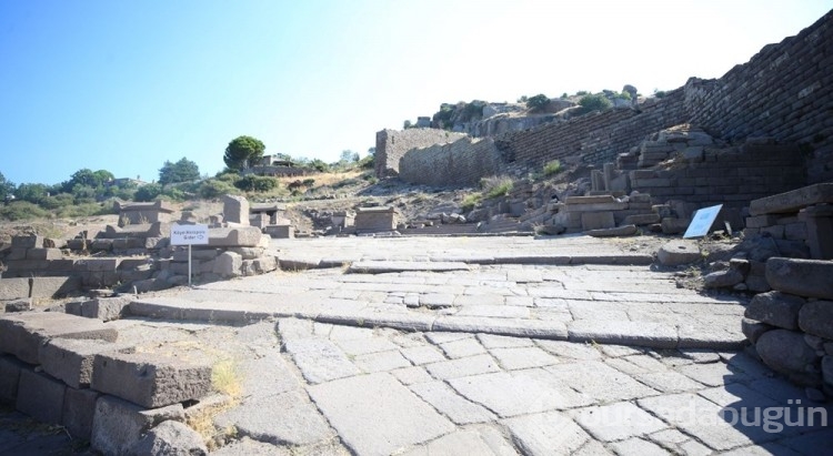 Assos Antik Kenti'nde 2 bin 300 yıllık ağırlık bulundu