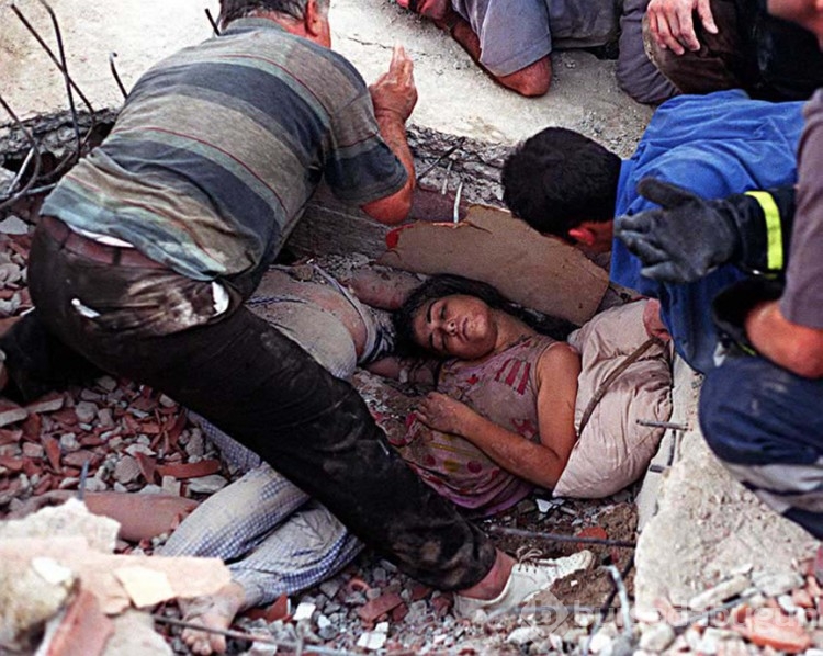 17 Ağustos Depremi'nin üzerinden 24 yıl geçti...