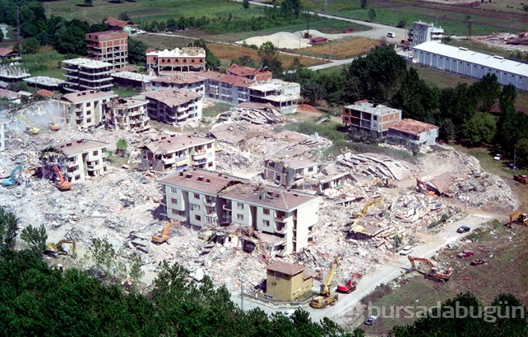 17 Ağustos Depremi'nin üzerinden 24 yıl geçti...
