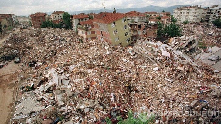 17 Ağustos Depremi'nin üzerinden 24 yıl geçti...