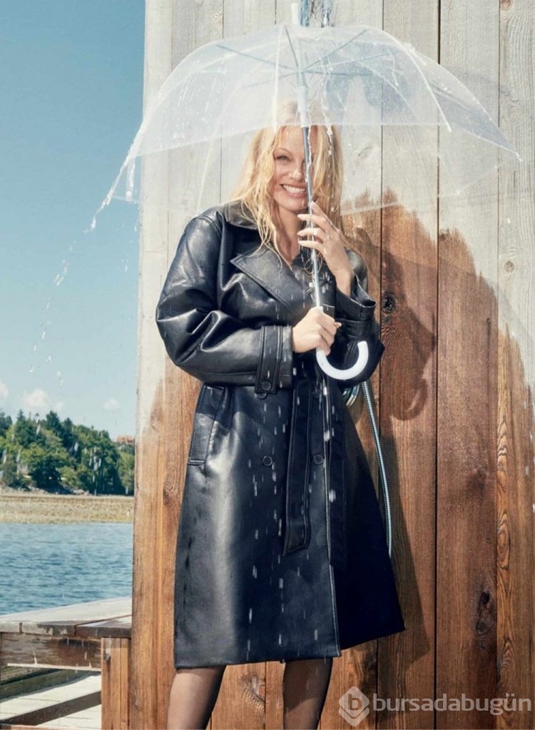 Pamela Anderson objektif karşısına geçti