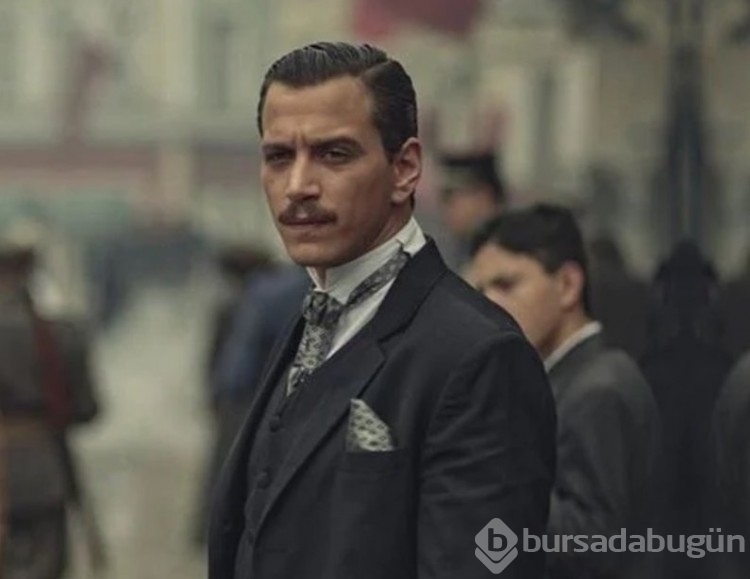 Selahattin Paşalı eşi ve kızıyla set pozlarını paylaştı