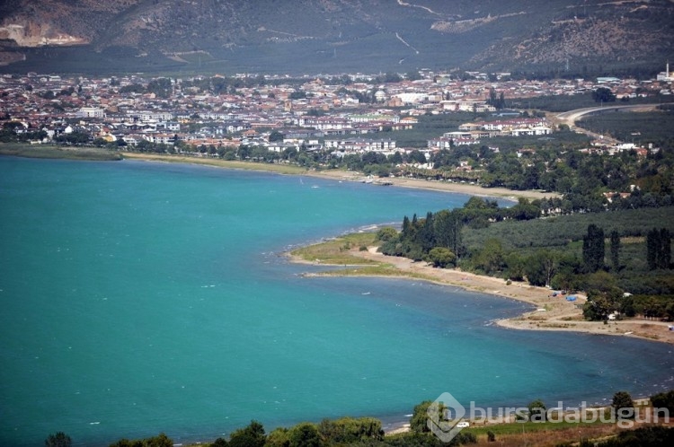 İznik Gölü'nün rengi turkuaza döndü