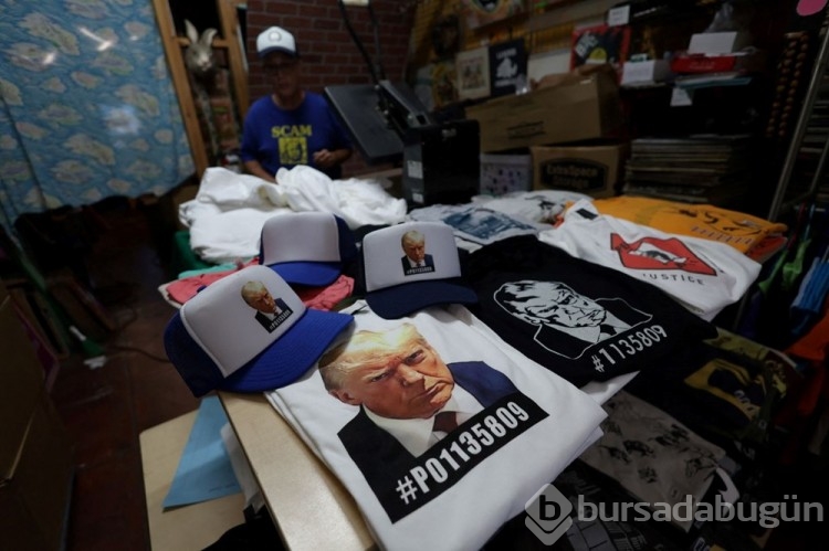 Trump'ın sabıka fotoğrafıyla 7,1 milyon dolar toplandı