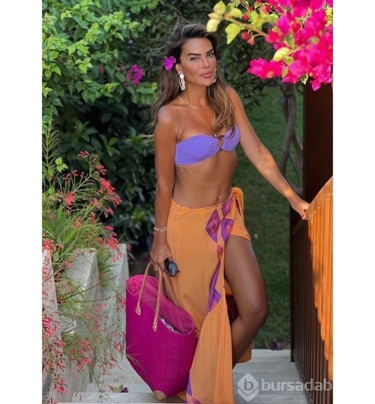 Özlem Yıldız'a sevgilisinden romantik kutlama