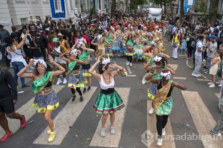 İngiltere'deki Notting Hill Karnavalı'nda renkli görüntütüler