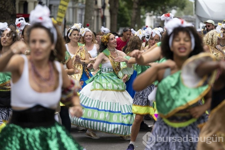 İngiltere'deki Notting Hill Karnavalı'nda renkli görüntütüler