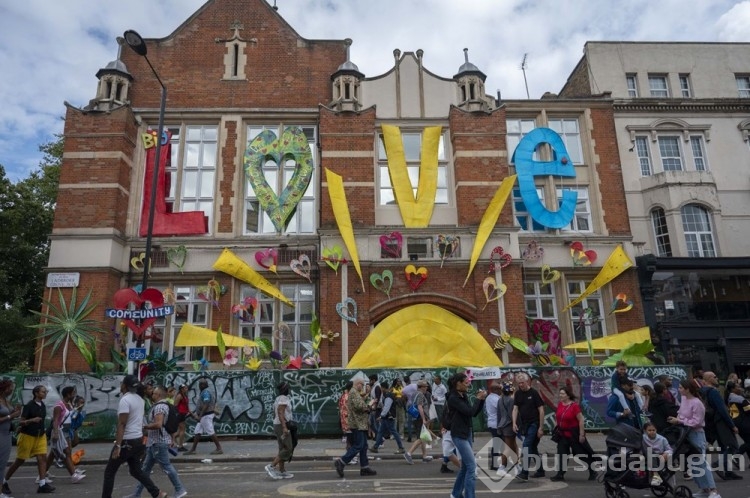 İngiltere'deki Notting Hill Karnavalı'nda renkli görüntütüler