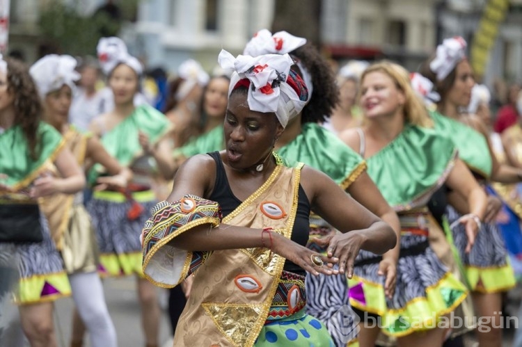 İngiltere'deki Notting Hill Karnavalı'nda renkli görüntütüler