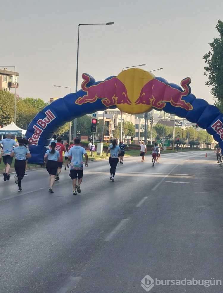 Nilüfer Yarı Maratonundan renkli kareler