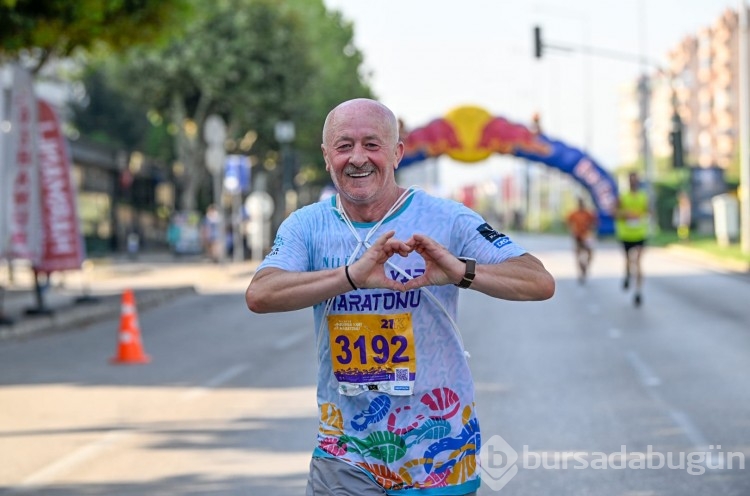 Nilüfer Yarı Maratonundan renkli kareler