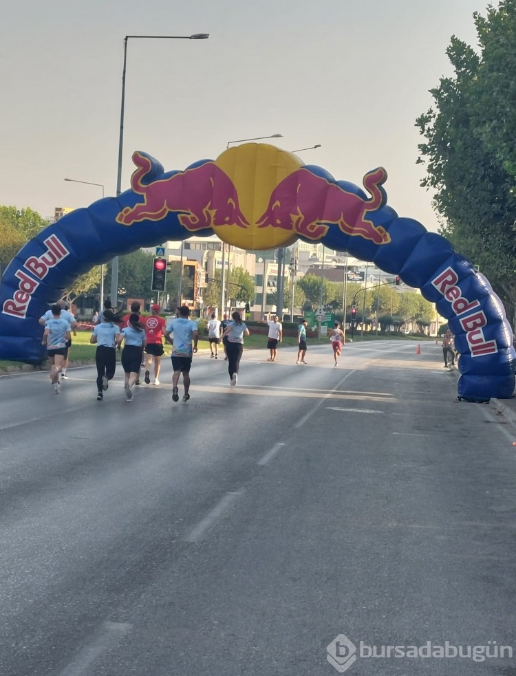 Nilüfer Yarı Maratonundan renkli kareler