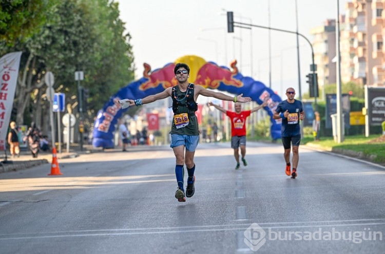 Nilüfer Yarı Maratonundan renkli kareler