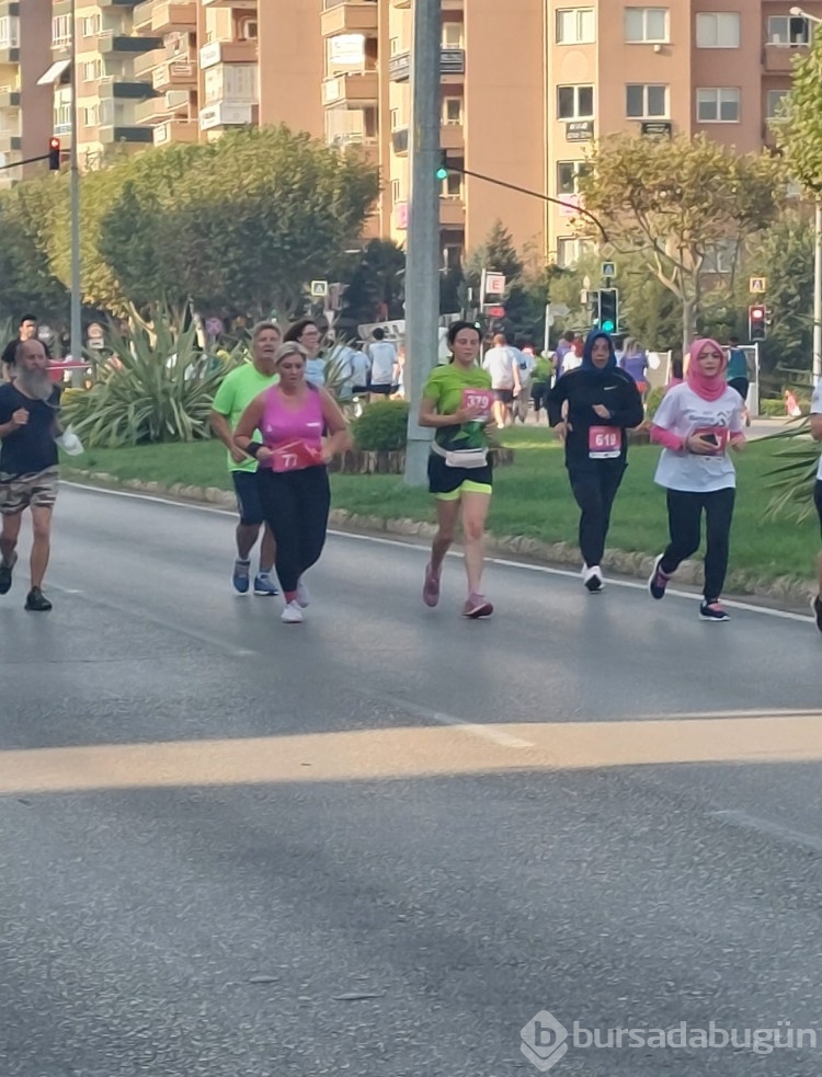 Nilüfer Yarı Maratonundan renkli kareler