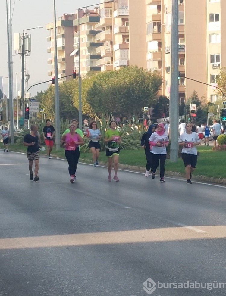 Nilüfer Yarı Maratonundan renkli kareler