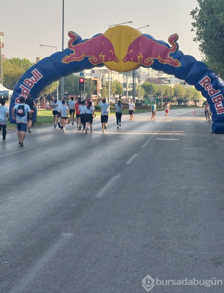 Nilüfer Yarı Maratonundan renkli kareler