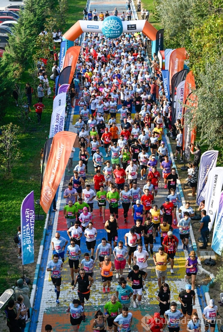 Nilüfer Yarı Maratonundan renkli kareler
