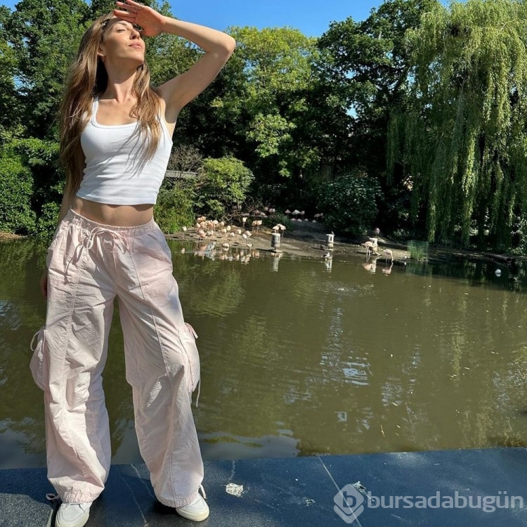 Sinem Kobal ilk kez kızı Leyla'yı paylaştı