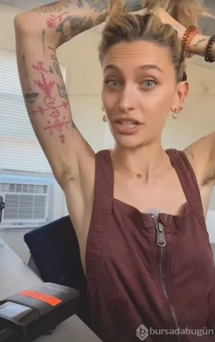 Paris Jackson koltuk altı kıllarıyla gündemde