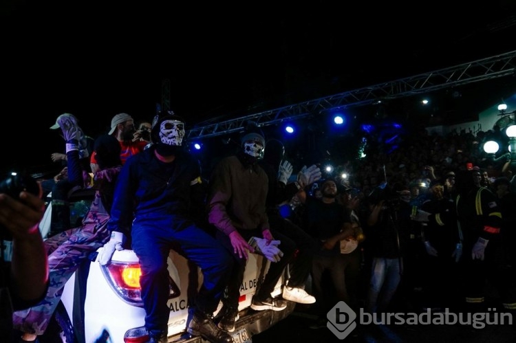 El Salvador'da La Recuerda Festivali ateşli bezlerle kutlandı