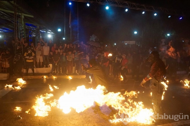 El Salvador'da La Recuerda Festivali ateşli bezlerle kutlandı