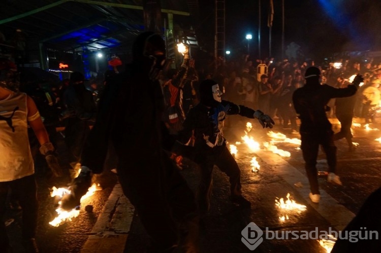 El Salvador'da La Recuerda Festivali ateşli bezlerle kutlandı