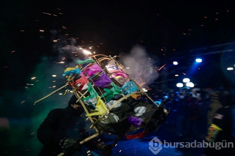 El Salvador'da La Recuerda Festivali ateşli bezlerle kutlandı