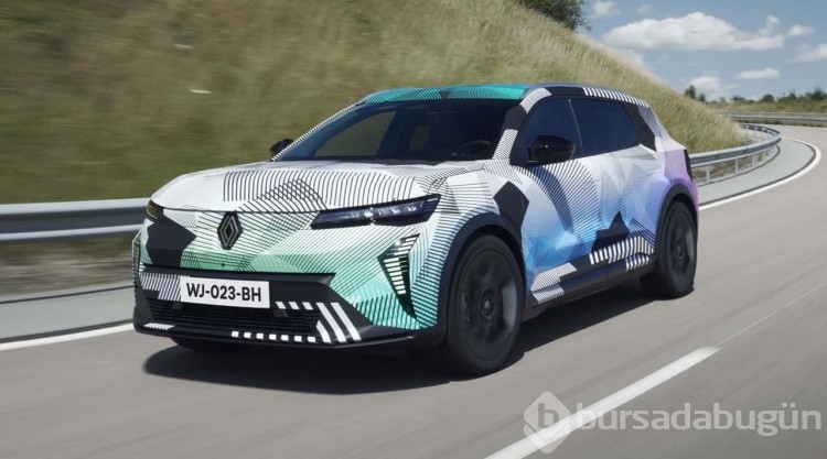 Renault 3 yeni modelini tanıttı