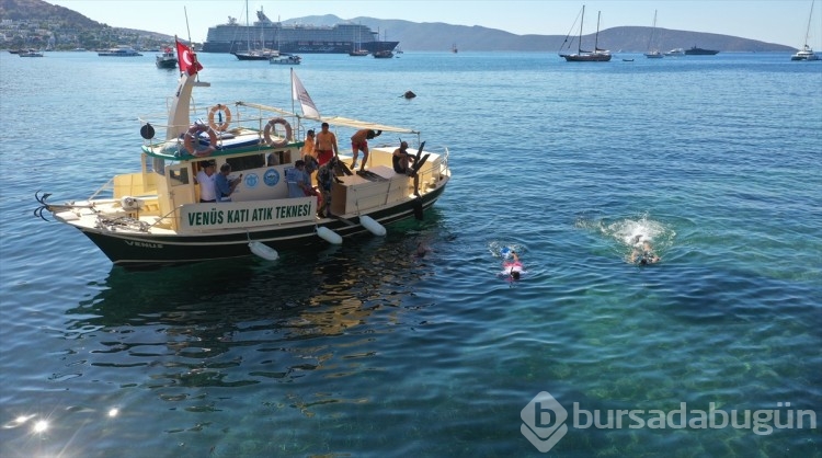 Bodrum'da sezonun son deniz dibi temizliğinde 200 kilogram atık çıkarıldı