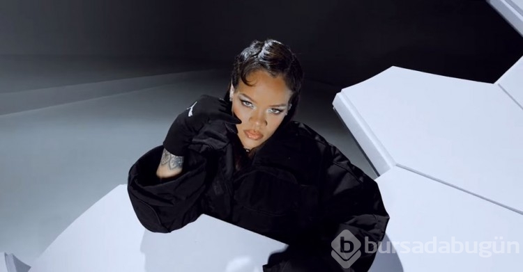 Rihanna'nın spor ayakkabı tasarımı