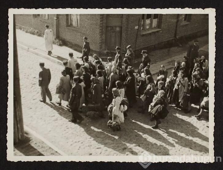Gömdüğü fotoğraflar Nazi dehşetini gözler önüne serdi