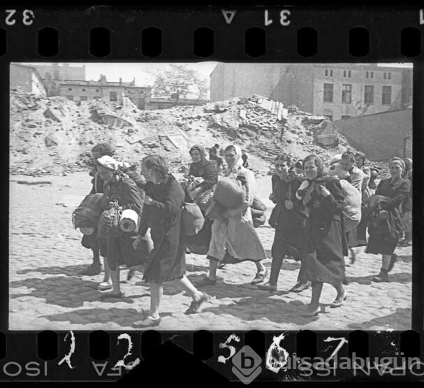 Gömdüğü fotoğraflar Nazi dehşetini gözler önüne serdi